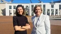 Dois MPs independentes lançam novo partido centrista na Austrália