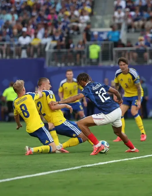 França vence a Suécia por 3 a 0  com dois gols de Mbappé e avança às oitavas da Copa do Mundo 2026