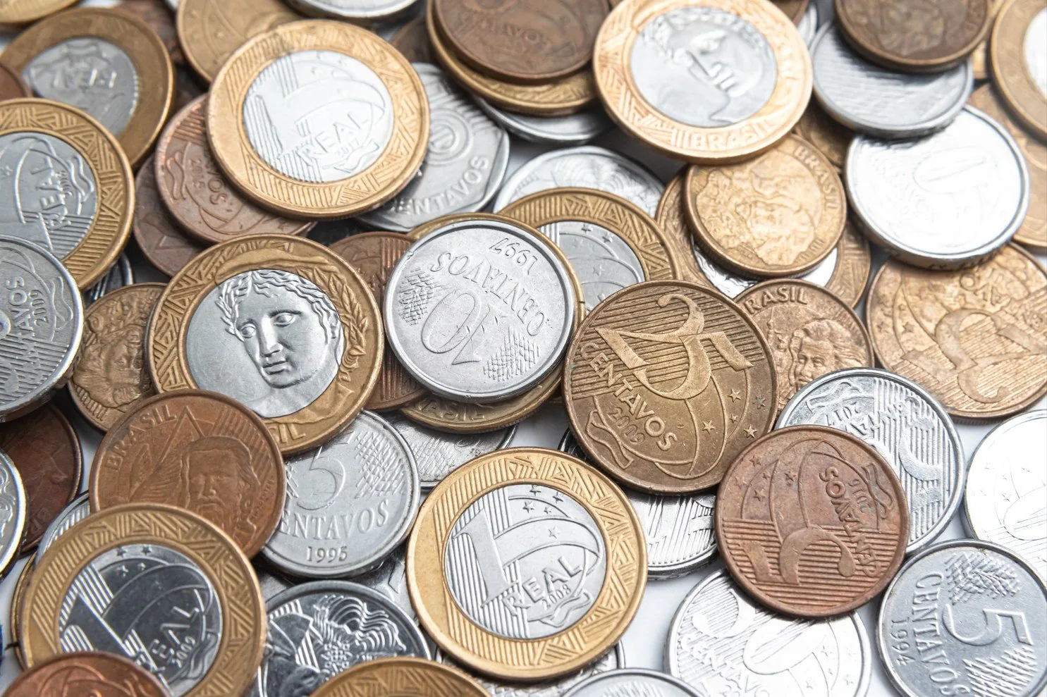 Arrecadação federal atinge R$ 266,8 bilhões em maio, impulsionada pela alta do petróleo