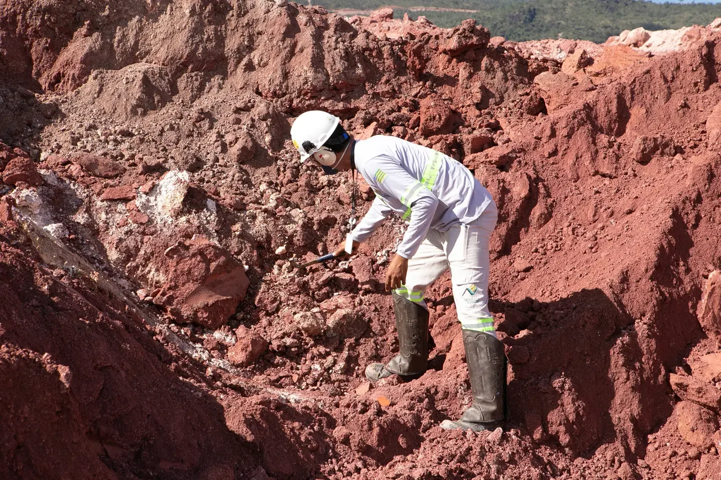 Sanções da China afetam mineradora de terras raras em Goiás