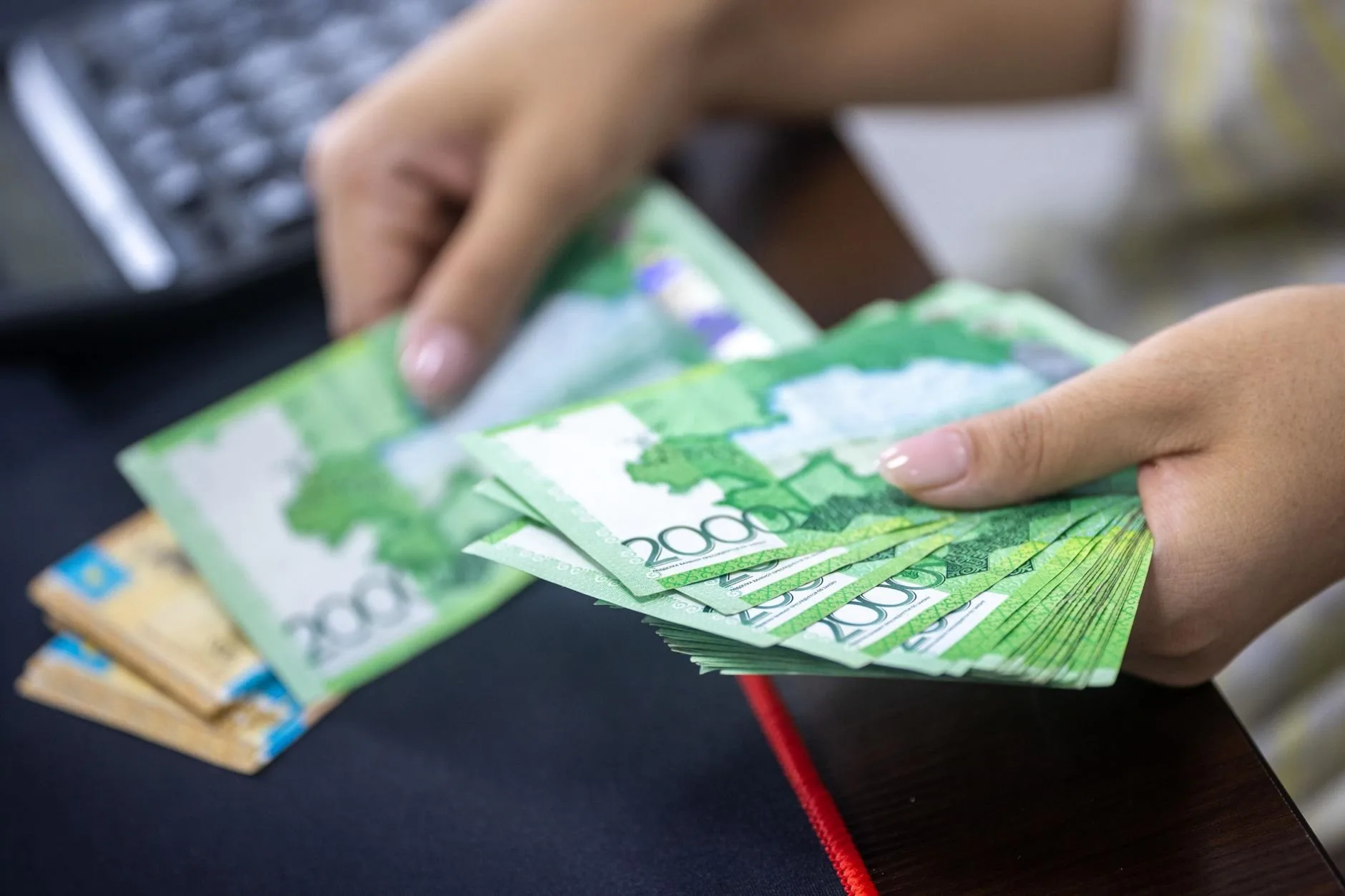 Brasil inicia emissão de títulos em yuan no mercado chinês