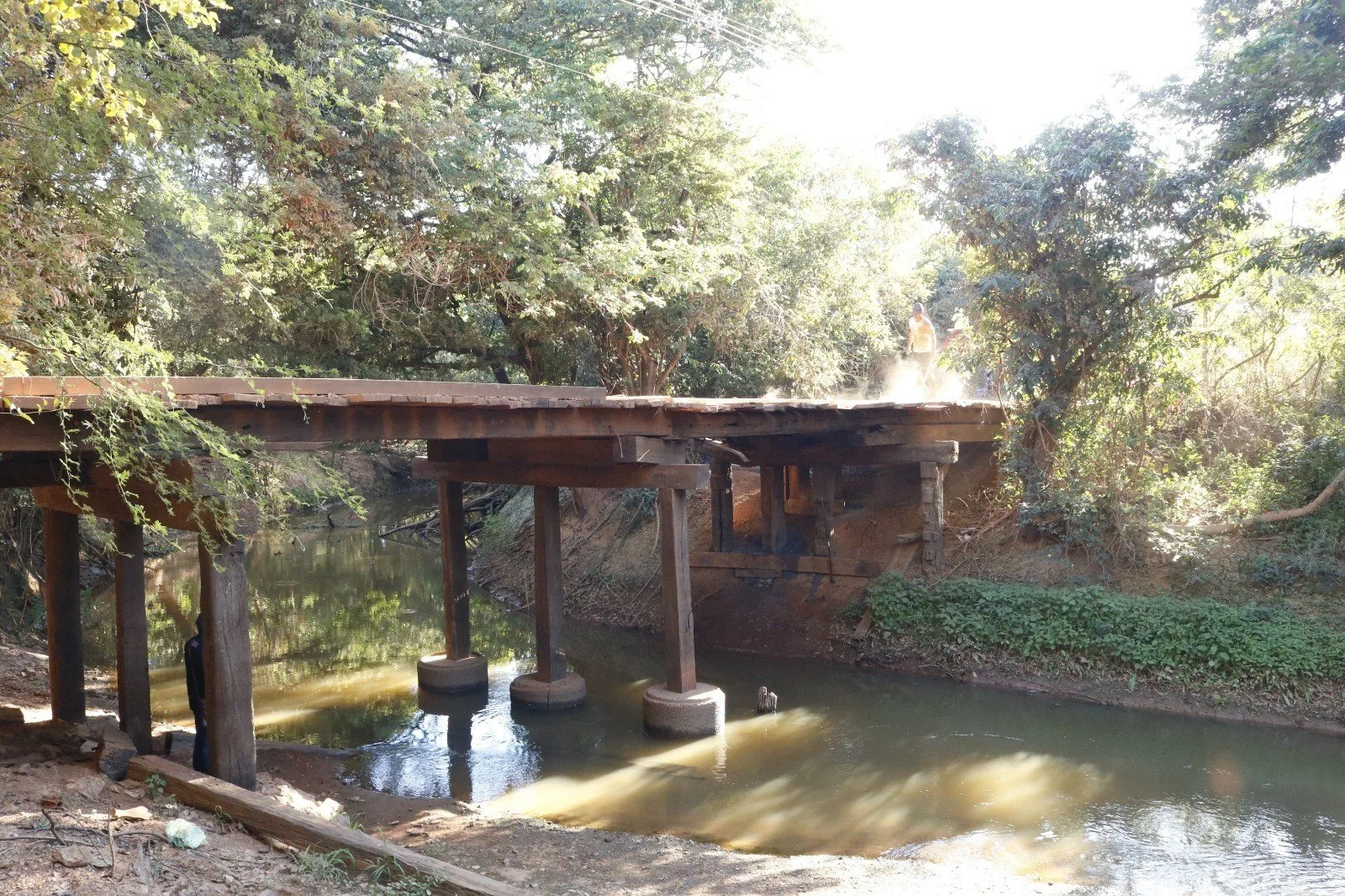 Ponte que liga Montes Claros a Capitão Enéas é reaberta após reparos