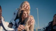 Dallas Cowboys Cheerleaders falam sobre fama e pressão na nova temporada