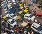Delhi planeja proibir riquixás e scooters a gasolina para reduzir poluição