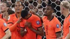 Cody Gakpo marca gol dias após a perda do filho não nascido