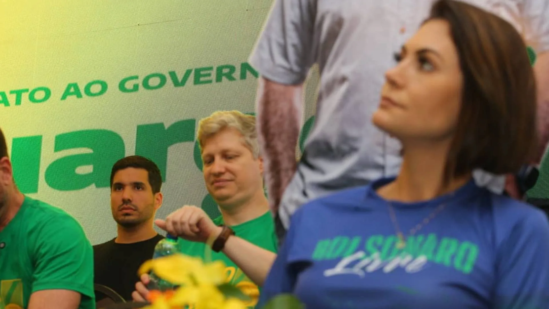André Fernandes reafirma apoio a Ciro Gomes em meio a crise familiar com Michelle e Flávio Bolsonaro