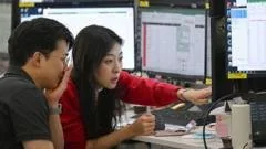 Mercados asiáticos de ações enfrentam queda acentuada com desvalorização de empresas de tecnologia