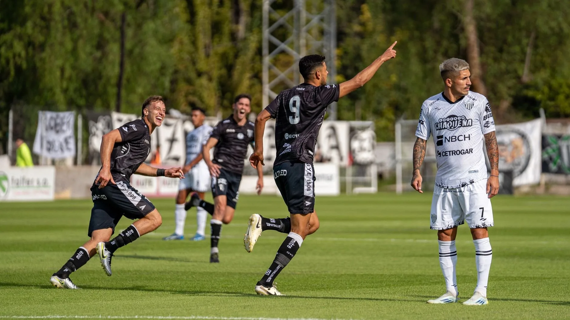 México vence República Tcheca por 3 a 0 e avança invicto na Copa do Mundo