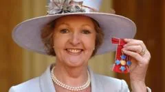Morre a atriz Dame Penelope Keith, conhecida por 'The Good Life', aos 86 anos