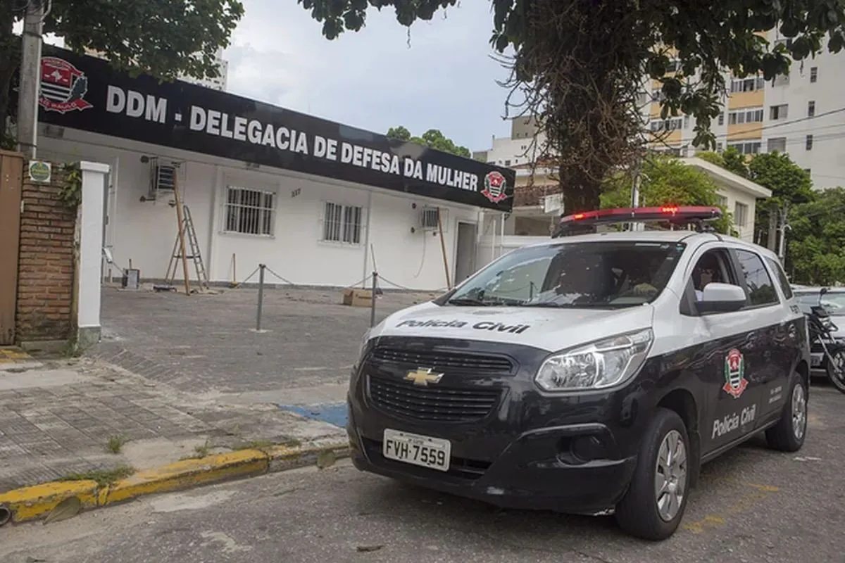 Mulher escapa de cárcere privado e denuncia namorado em Guarujá, SP