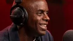 DJ e apresentador da BBC, Trevor Nelson, faz pausa no trabalho por problemas de saúde