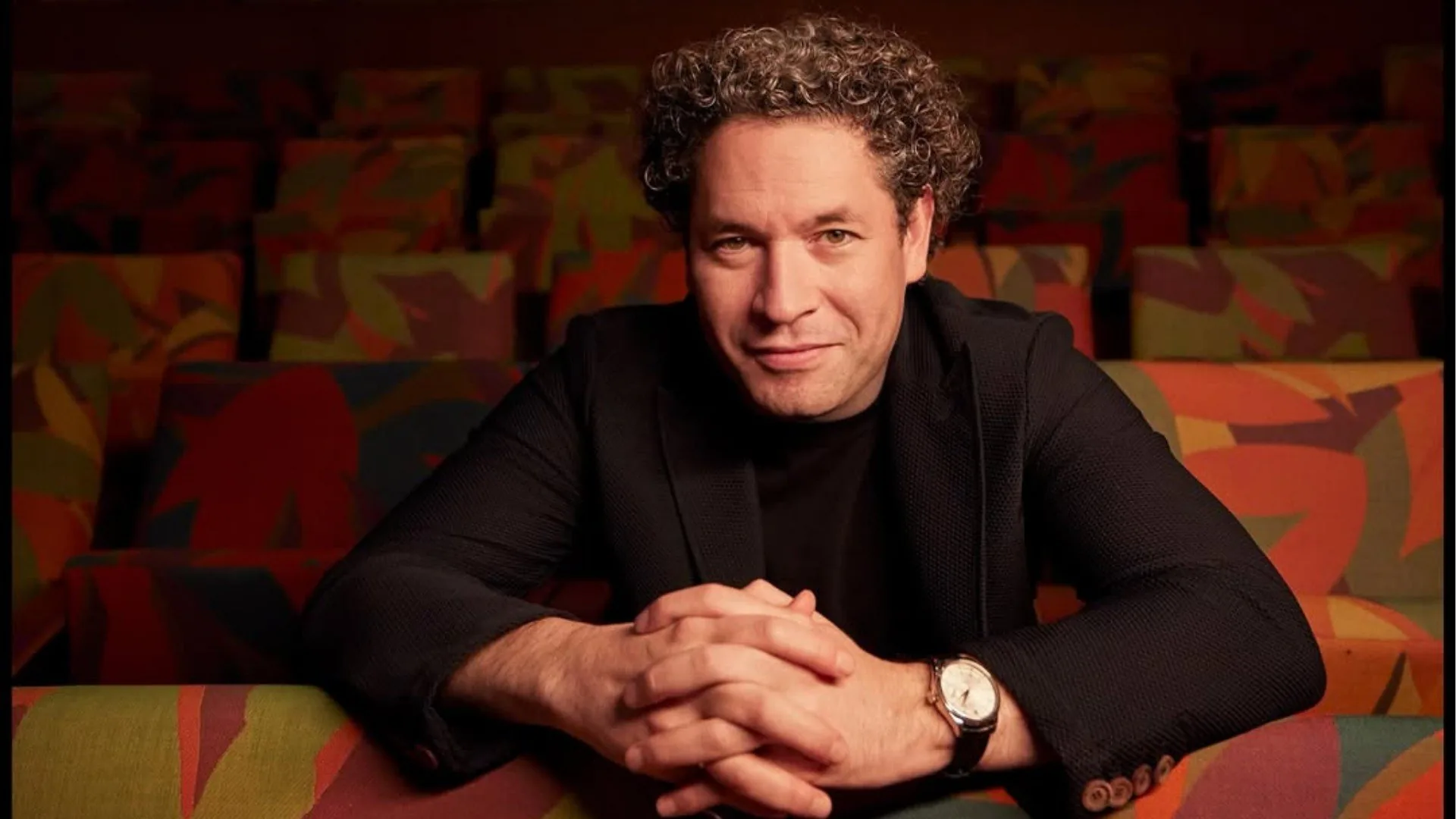 Maestro Gustavo Dudamel se manifesta após terremoto na Venezuela: 'Sentimento de profunda tristeza'