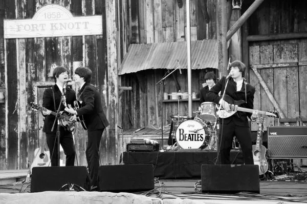 Elenco de 'Hamburg Days' traz estrelas para contar a história dos Beatles
