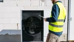 Crescimento de bombas de calor estagna após corte de apoio governamental, alerta órgão climático