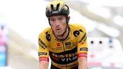 Ciclista olímpico australiano admite ter dirigido apesar de proibição