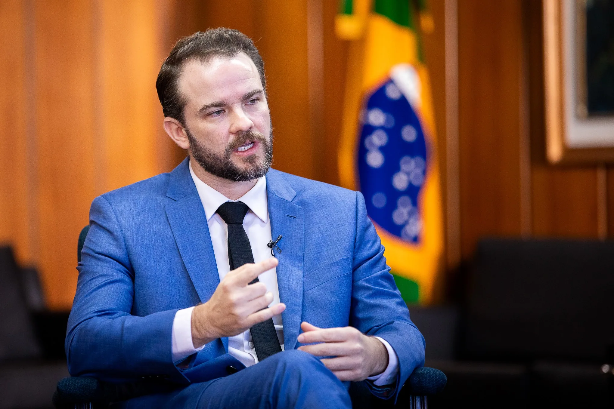 Durigan destaca juros altos como principal obstáculo da economia