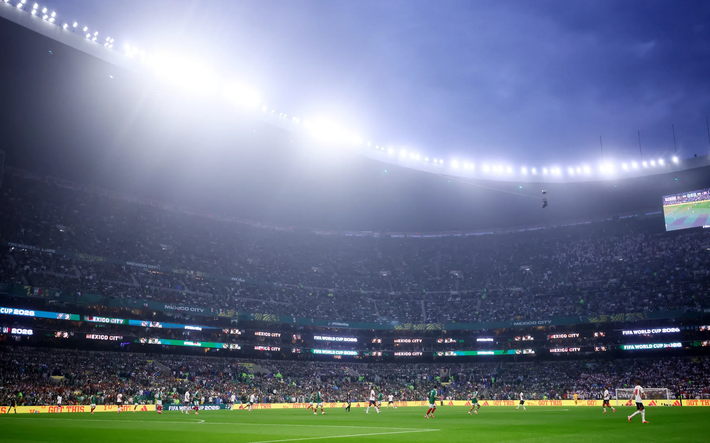 Torcida mexicana repete gritos homofóbicos em jogo contra a Inglaterra