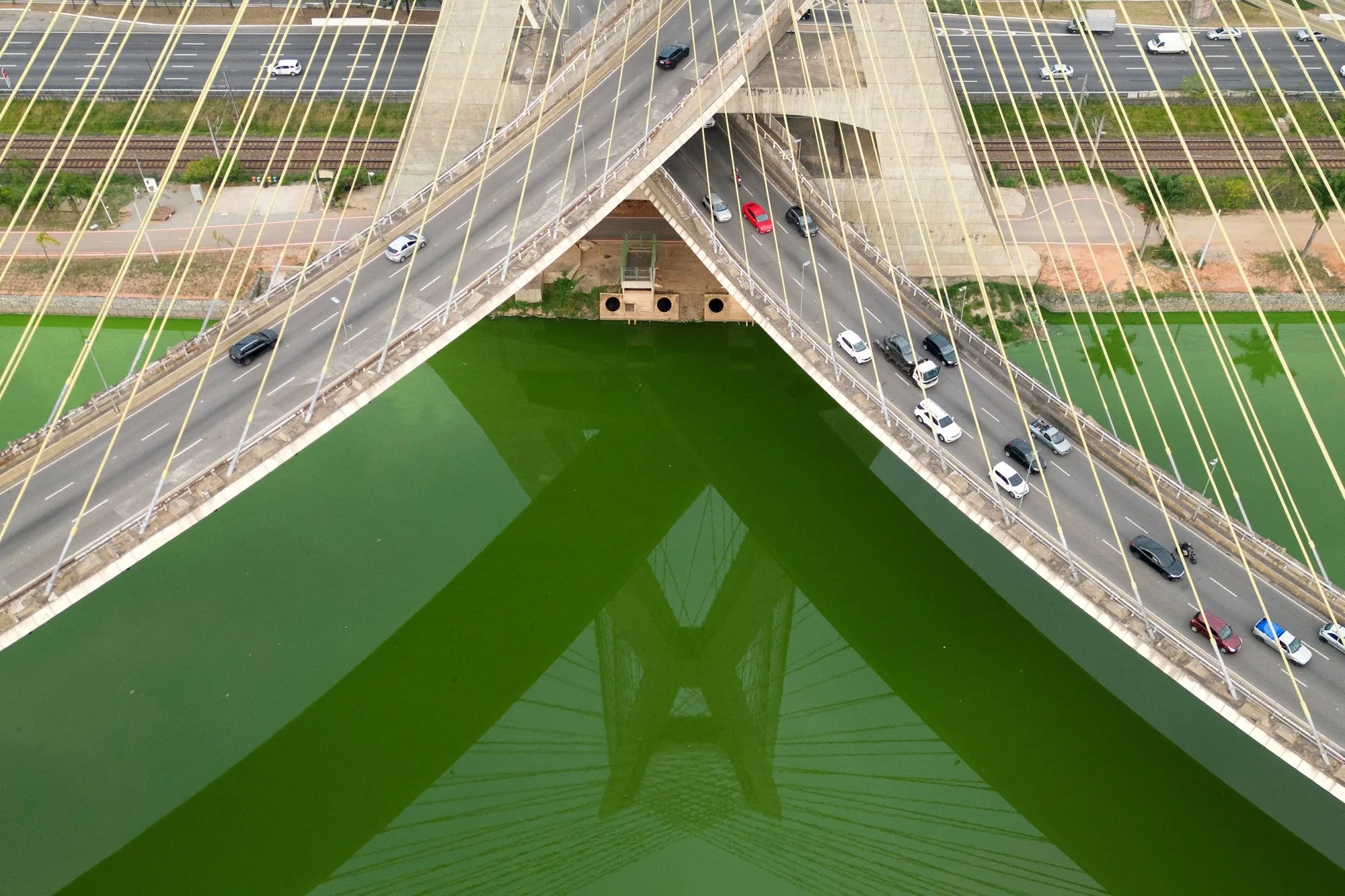 Por que a maior parte dos brasileiros trabalha, mas São Paulo tem feriado?