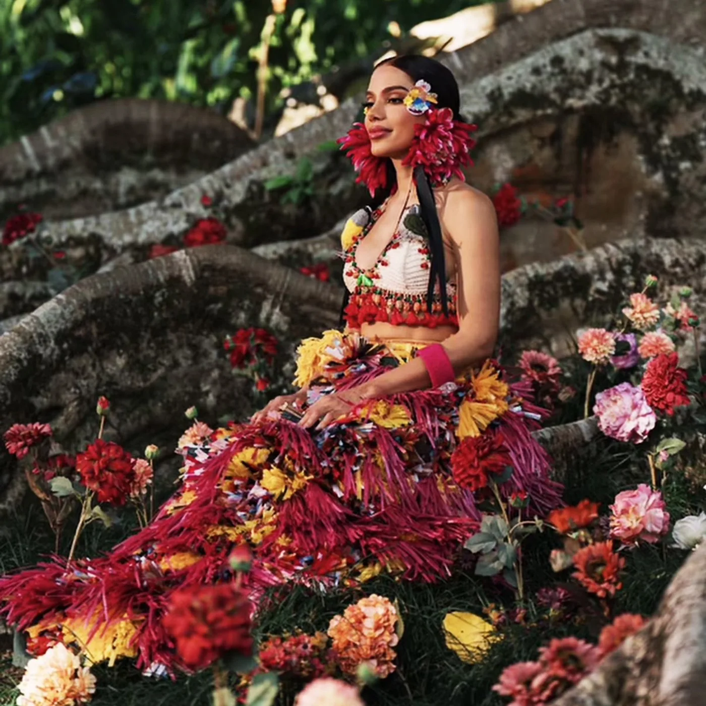 Anitta reúne Maria Bethânia, Ofá, Alceu Valença, Mestrinho e MC Tha ao longo das 17 faixas do álbum 'Equilibrium II'
