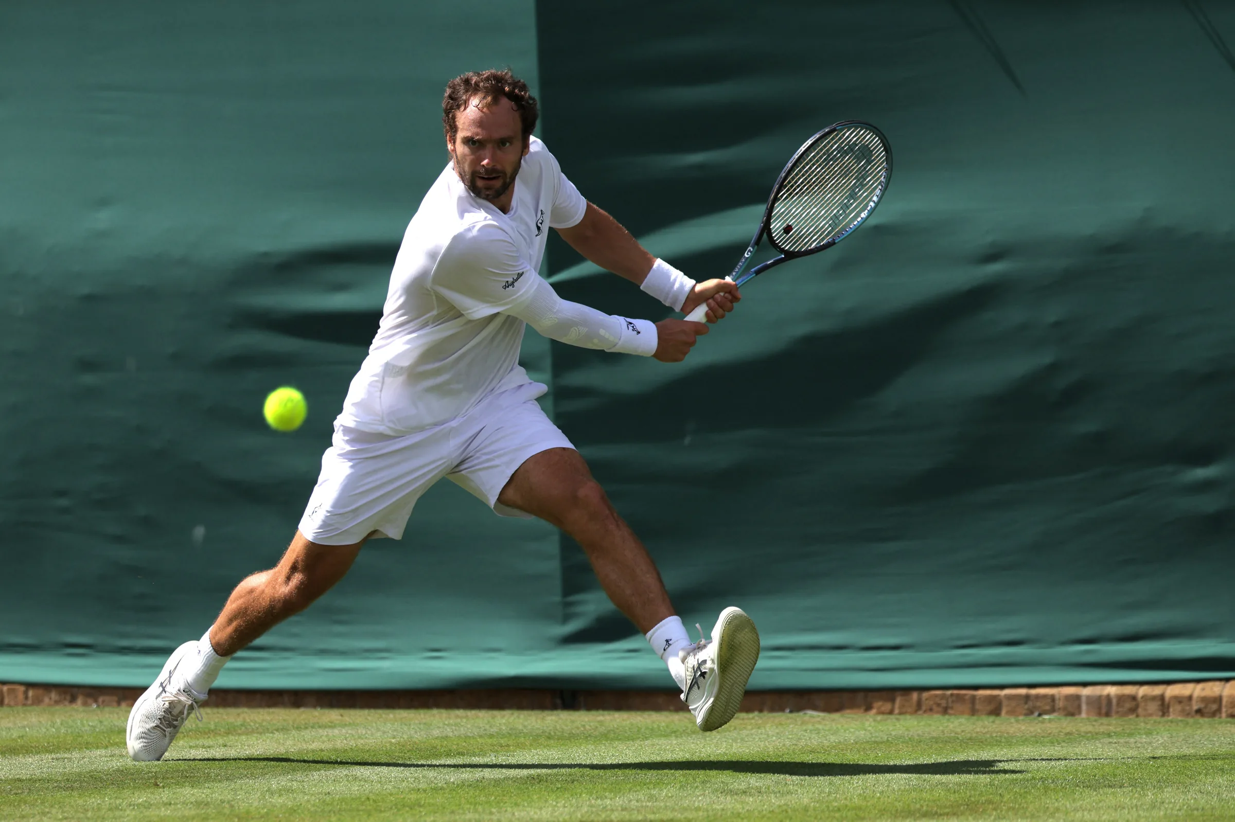 Roman Safiullin: O próximo desafio de João Fonseca em Wimbledon