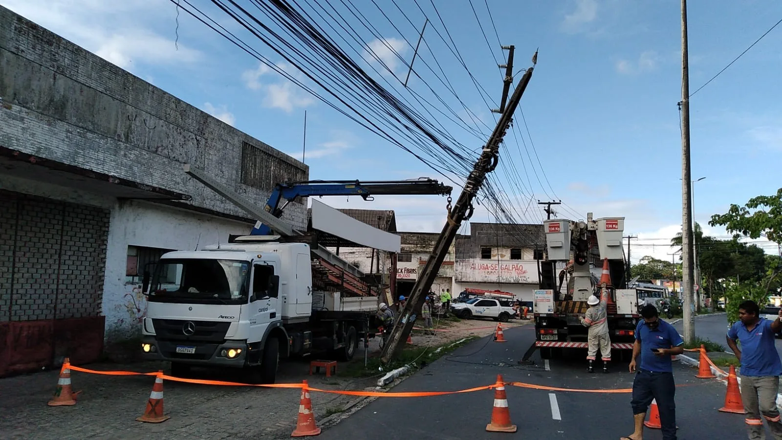 Mais de uma colisão contra poste foi registrada por dia no primeiro semestre de 2026, na PB