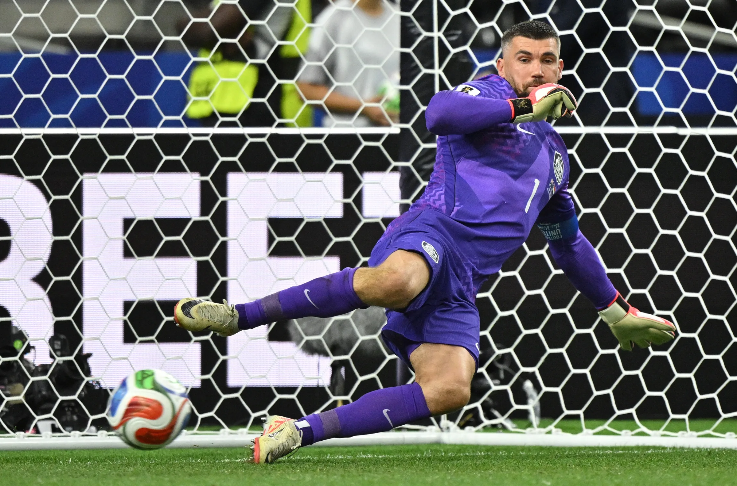 Goleiro da Austrália não defende pênaltis em partida decisiva