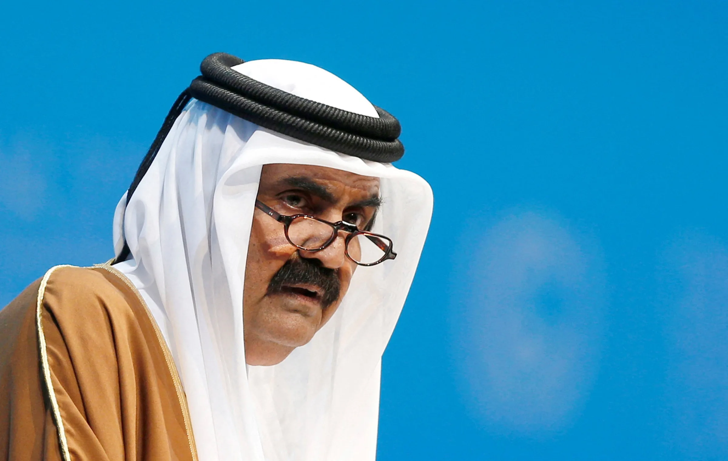 Morre aos 74 anos Sheikh Hamad bin Khalifa Al-Thani, ex-emir do Catar