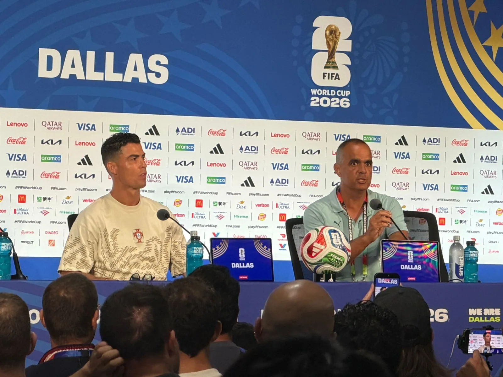 Cristiano Ronaldo se esquiva sobre aposentadoria após a Copa: "Vai ser quando eu quiser"
