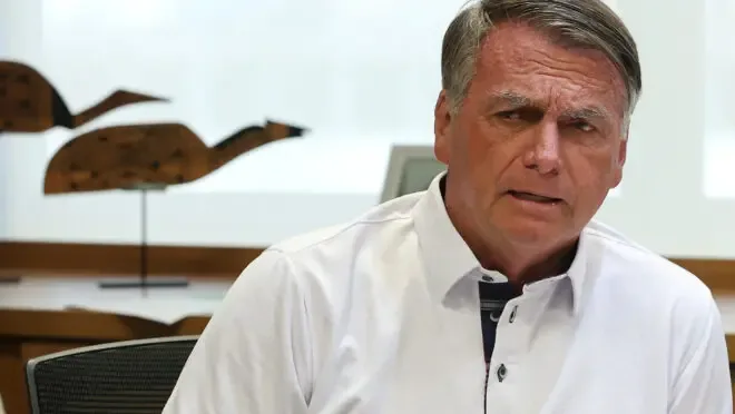 Defesa de Bolsonaro recorre contra restrições impostas pelo STF a visitas e manifestações