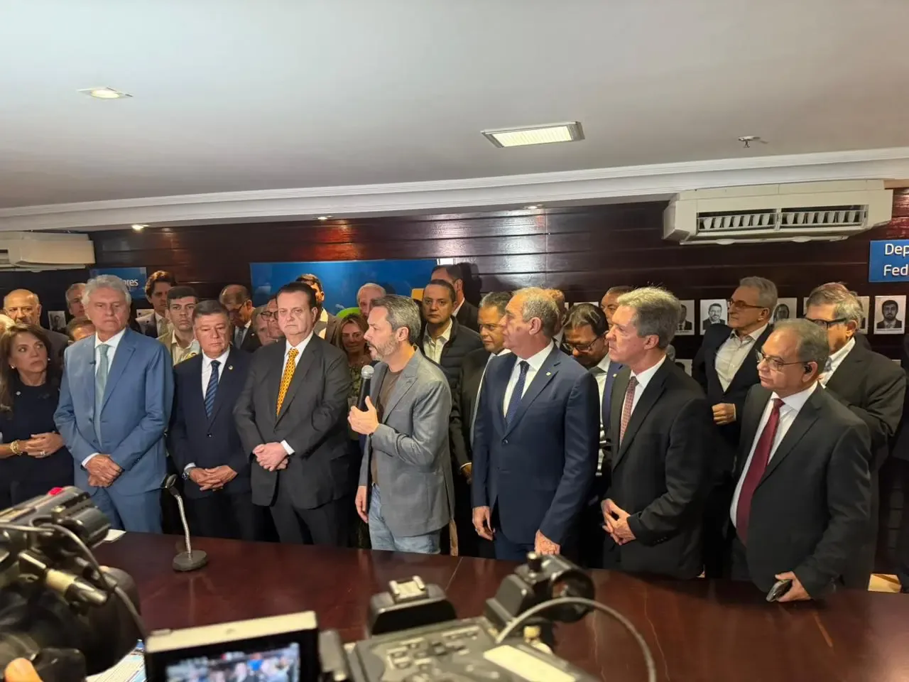 “Flávio chegar ao segundo turno é tudo que o Lula quer”, provoca Caiado ao anunciar Kassab como vice