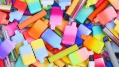 Regras mais rígidas para vapes visam proteger crianças no Reino Unido