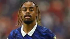Liverpool se prepara para oferta inicial por Barcola, do PSG