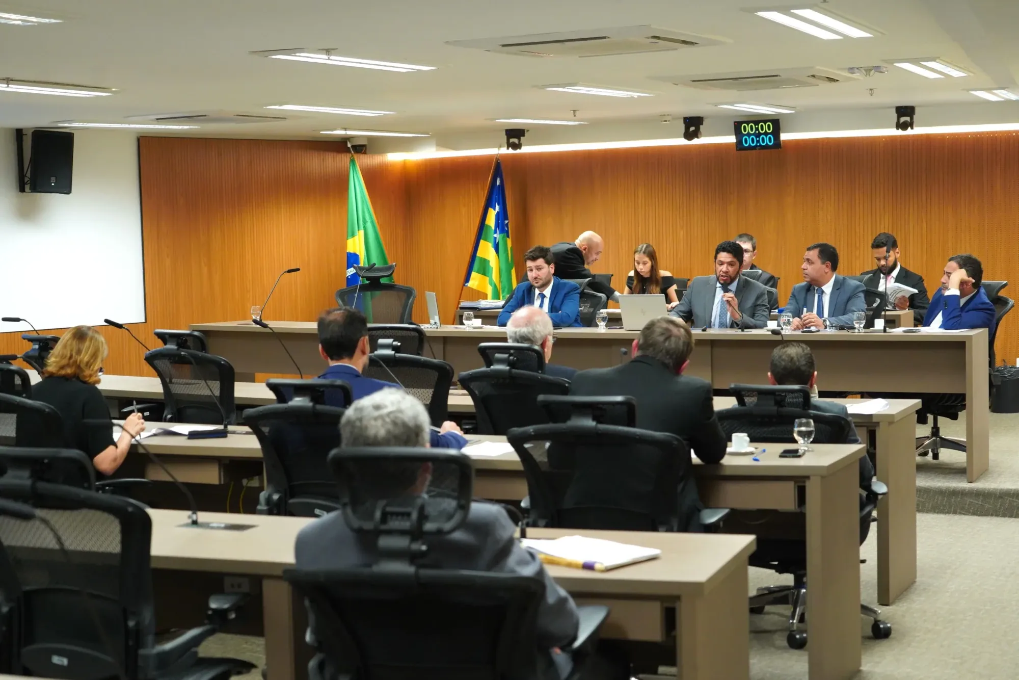 Assembleia Legislativa de Goiás aprova LDO de 2027 após debate acalorado