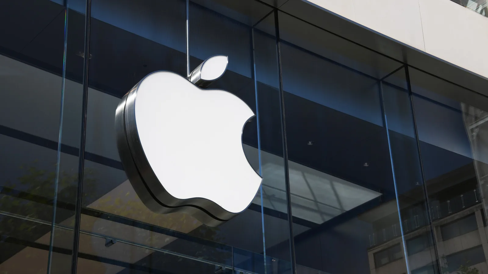 Apple lança atualizações iOS 26.6 e macOS 26.6 com correções de segurança