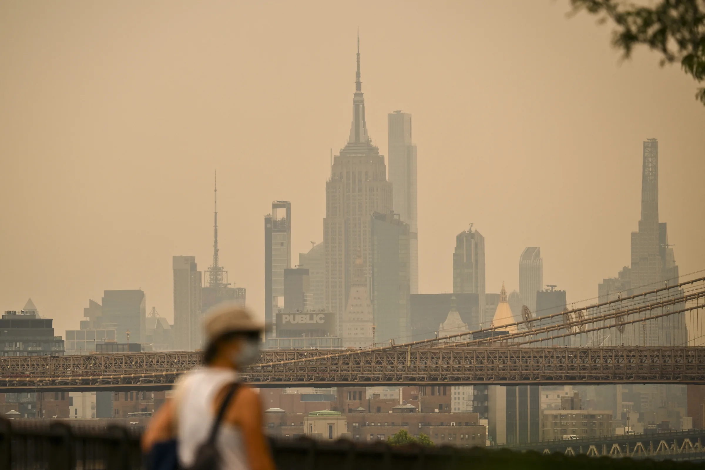 Trump culpa Canadá por fumaça de incêndios florestais e ameaça tarifas