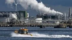 Pressão aumenta sobre o maior porto da Europa para se tornar mais sustentável