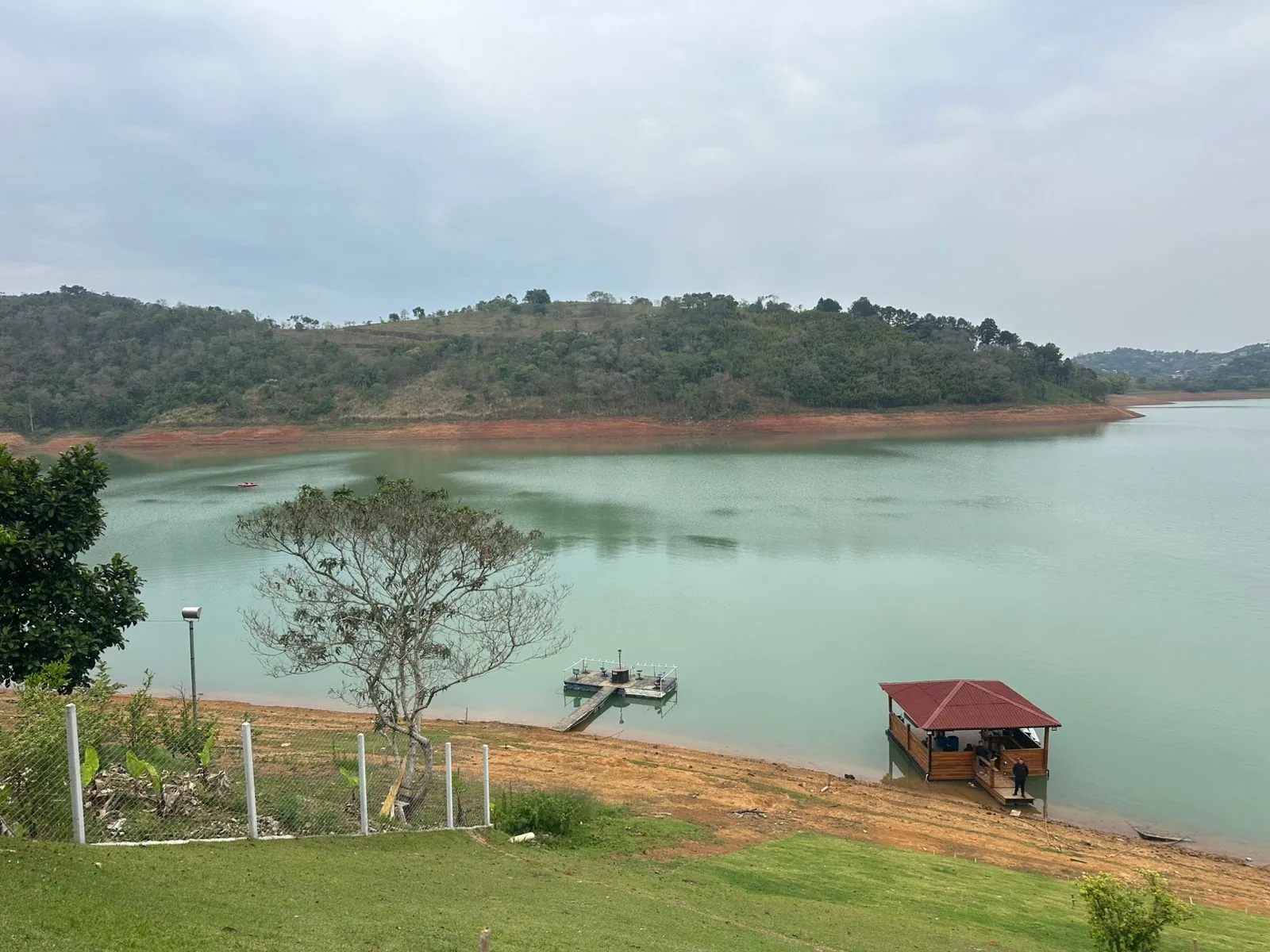 Homem morre afogado ao tentar atravessar represa nadando em Igaratá
