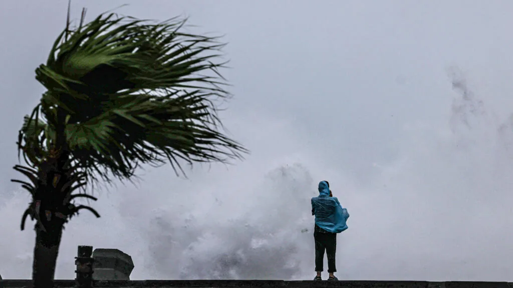 Tufão Bavi atinge leste da China, mais de 2 milhões evacuados