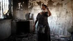 Milhares de espanhóis retornam para casa enquanto nova onda de calor eleva temores de incêndios florestais