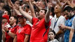 Wonderwall se torna o hino da Copa do Mundo da Inglaterra
