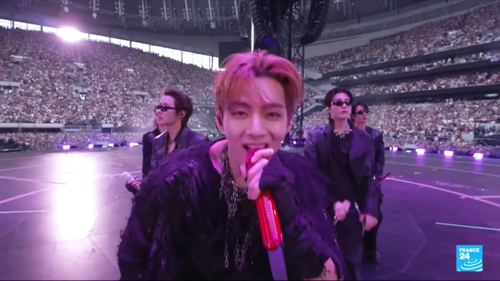 BTS encerra turnê europeia com show no Stade de France