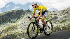Pogacar se aproxima de título histórico no Tour de France após vitória de Carapaz