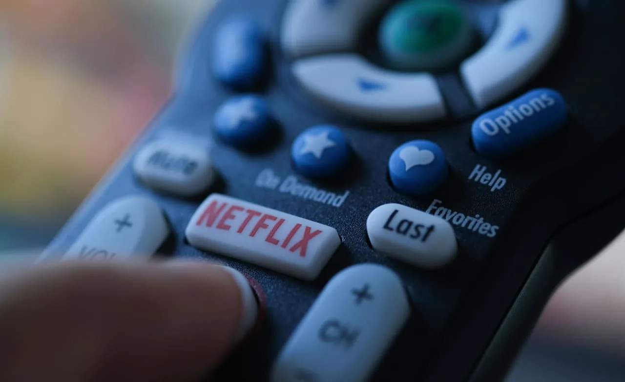 Aumento de 29% na mensalidade da Netflix gera críticas e pede ação do governo