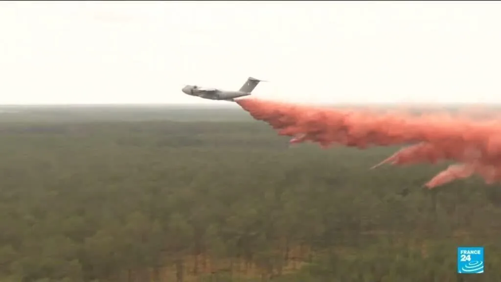 Situação dos incêndios na França continua 'muito desfavorável', afirma ministro do Interior