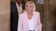 Marine Le Pen condenada, mas pode concorrer à presidência com tornozeleira