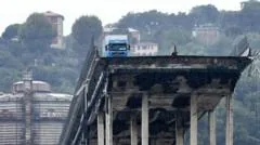 Famílias de vítimas aguardam veredicto sobre desabamento de ponte em Gênova