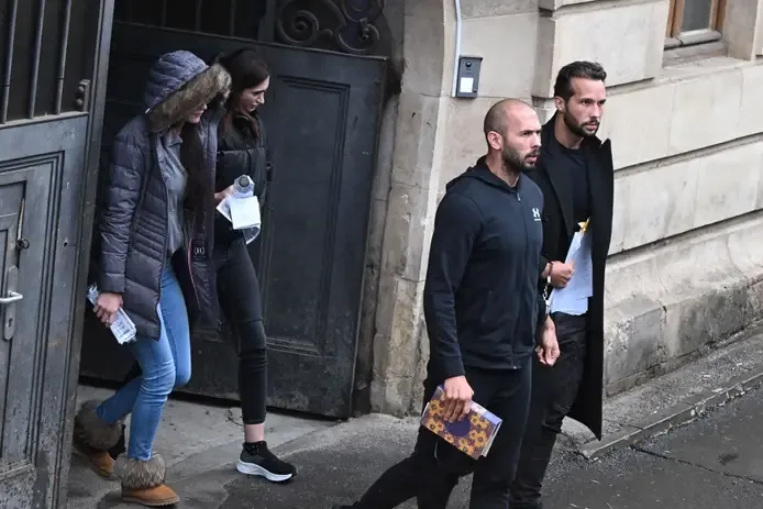 Andrew e Tristan Tate são detidos em Miami por pedido de extradição do Reino Unido