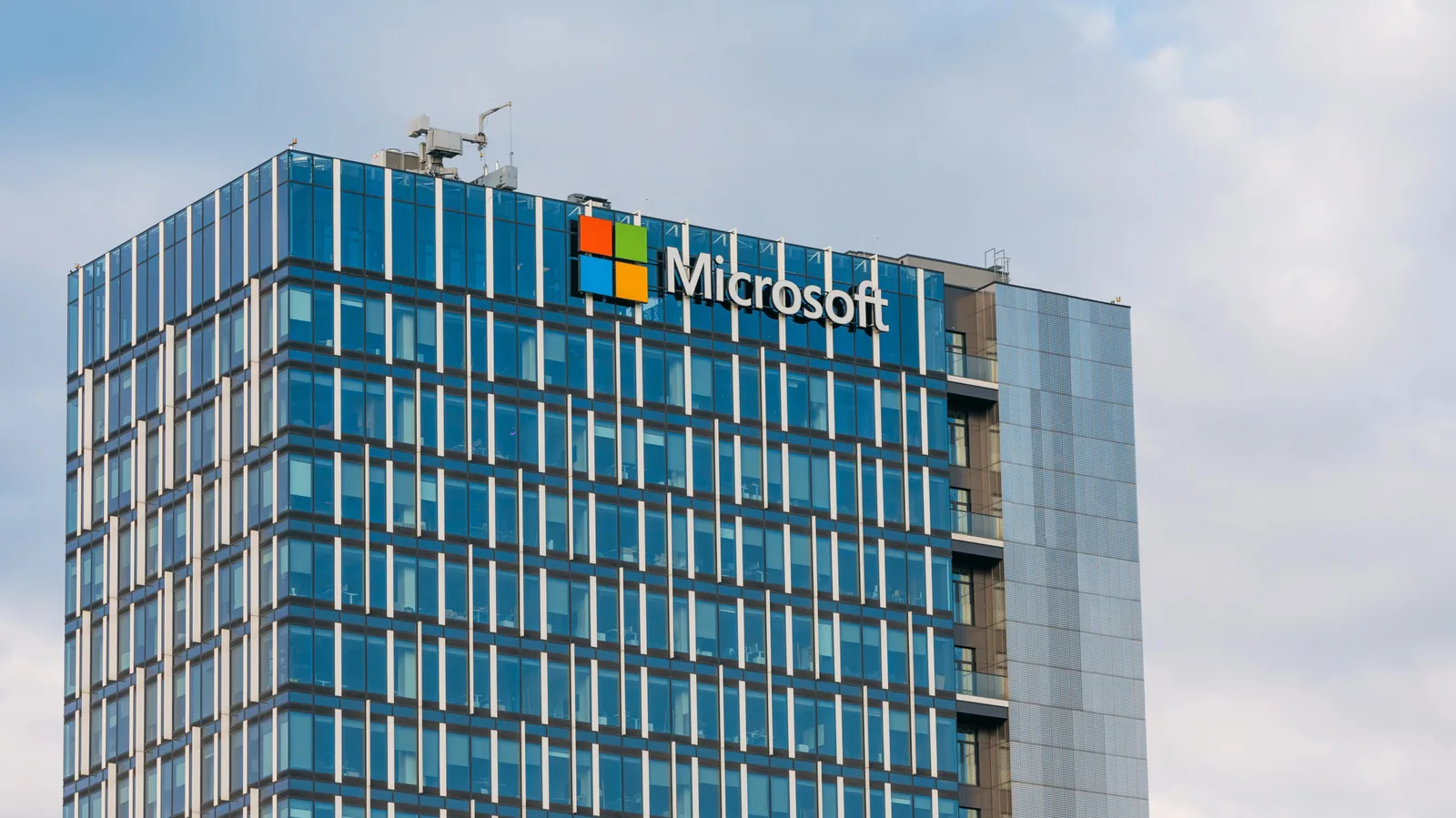 Relatório da Microsoft revela estratégias para reduzir impostos na Europa