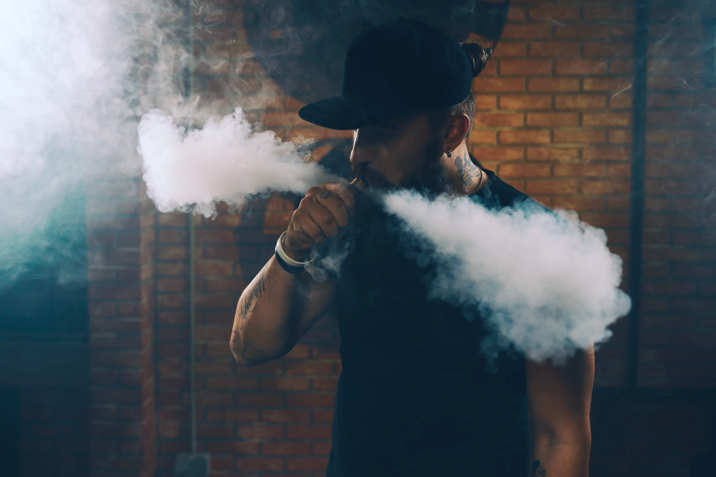 Vapes comprometem desempenho físico como cigarros convencionais