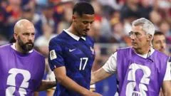 Arsenal irá avaliar lesão nas costas de Saliba após Copa do Mundo